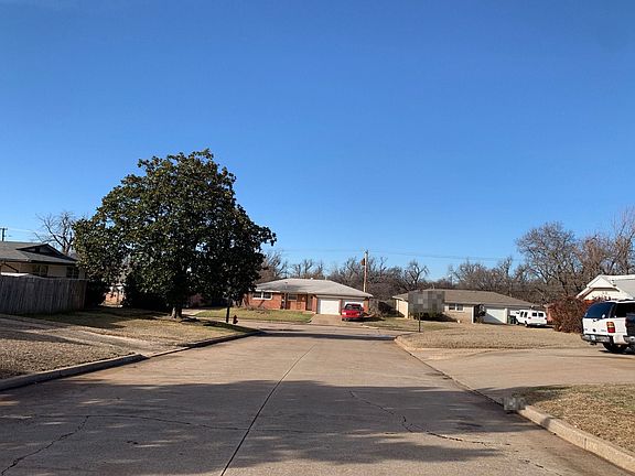 4th image of 4708 Gina Pl