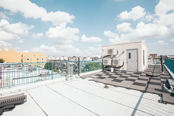 Rented by Nooklyn NYC LLC | media 32