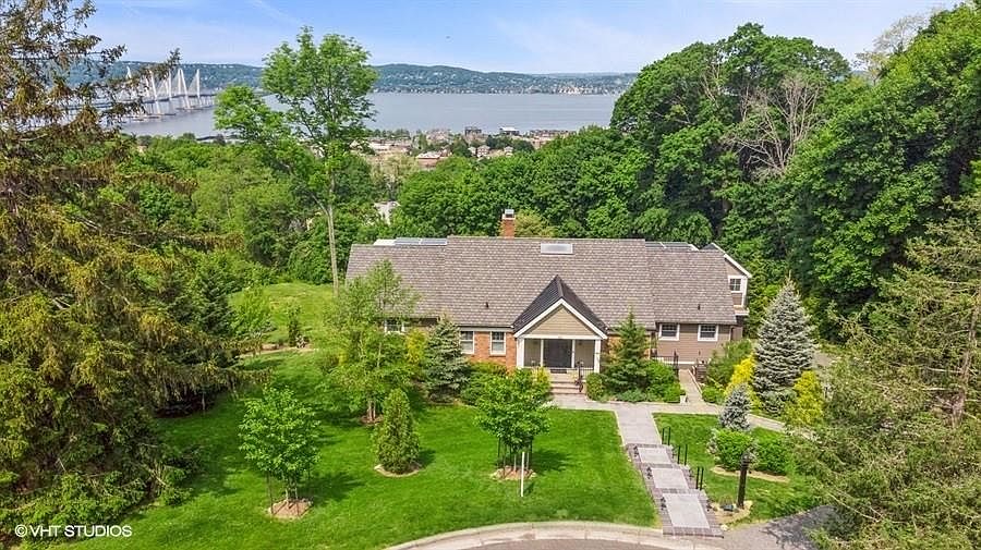 1st image of 65 Castle Heights Avenue