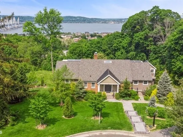 65 Castle Heights Avenue, Tarrytown, NY 10591