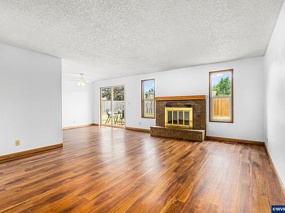 5th image of 244 Butte Ct SE