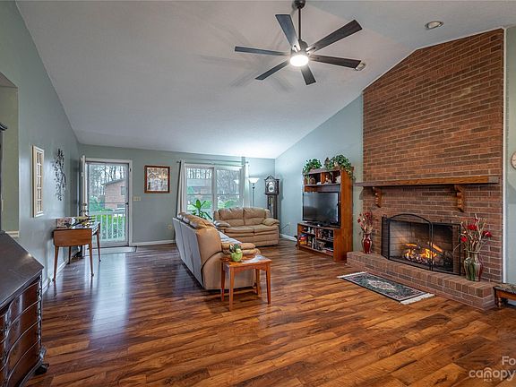 4th image of 312 Inglewood Dr