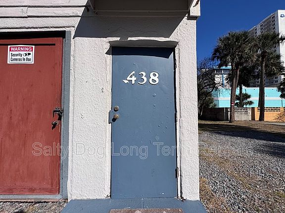 3rd image of 438 N Grandview Ave