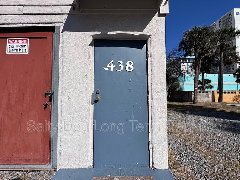 438 N Grandview Ave — Photo 3