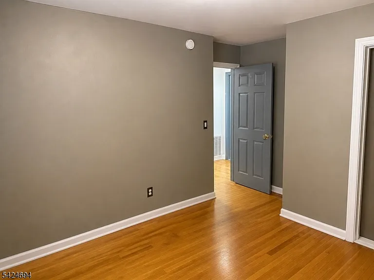 1411 Hussa St — Photo 10