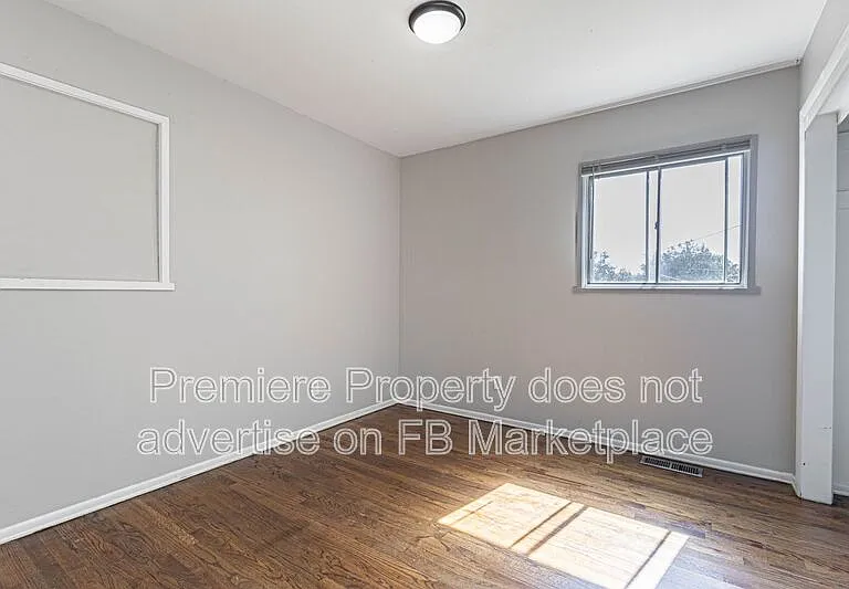 1515 N Pearl St — Photo 9