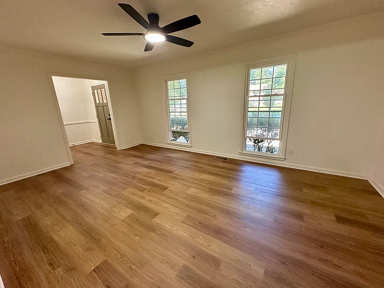 352 Henson Dr — Photo 25