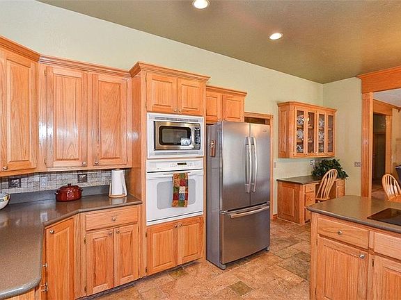 5th image of 410 E Cedar Dr