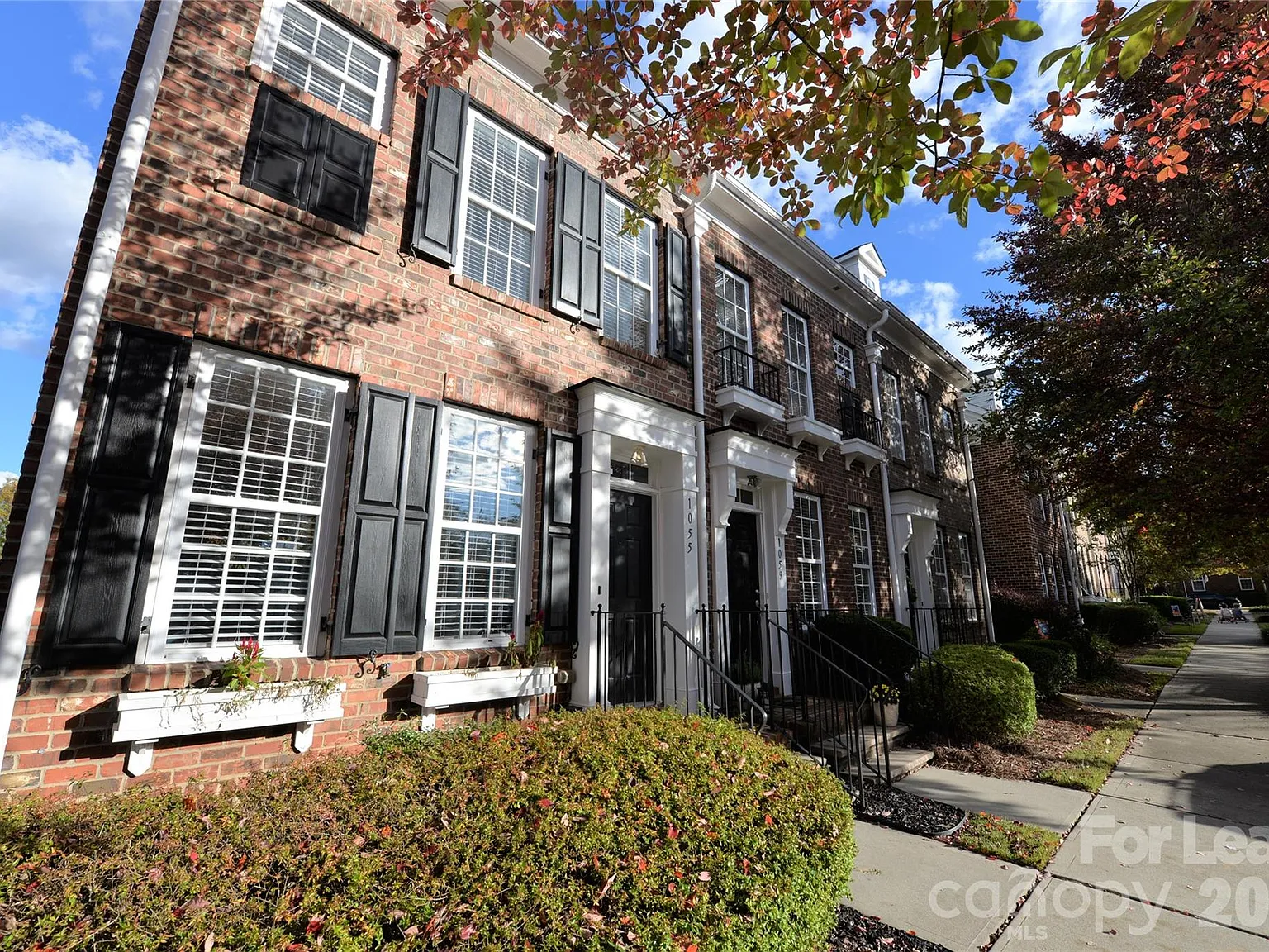 2 bed, 2.5 bath, 1178 sqft, $1,900 — Photo 3