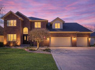 10588 Erie Dr, Crown Point, IN