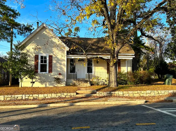 1007 Peek St NW, Conyers, GA 30012