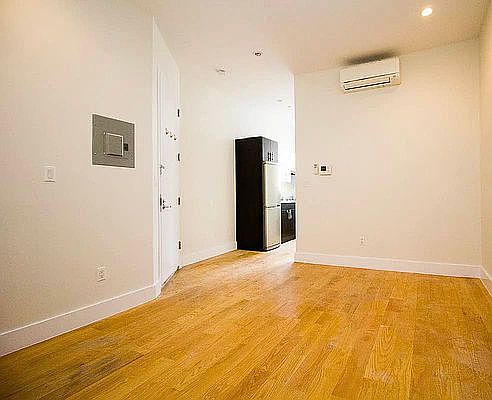 2nd image of 828 Saint Johns Pl #1A