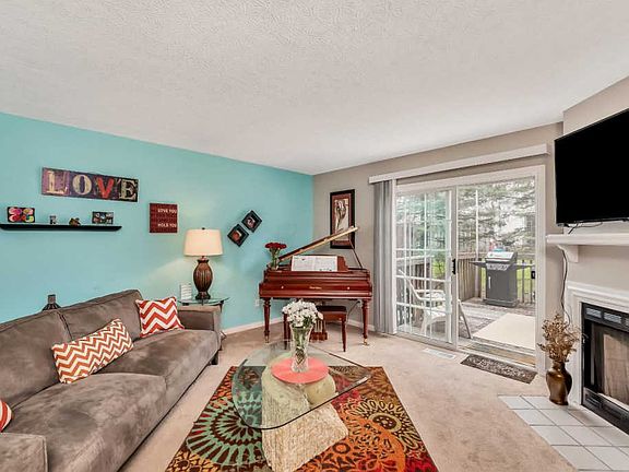 4th image of 224 Macenroe Dr #68D