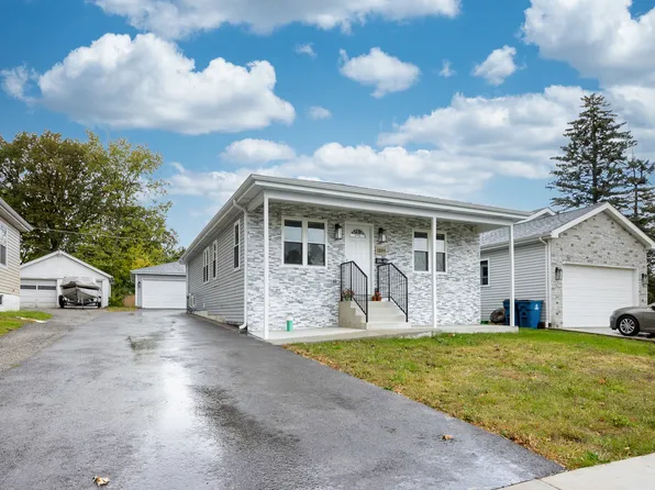 1809 Cora St, Crest Hill, IL 60403