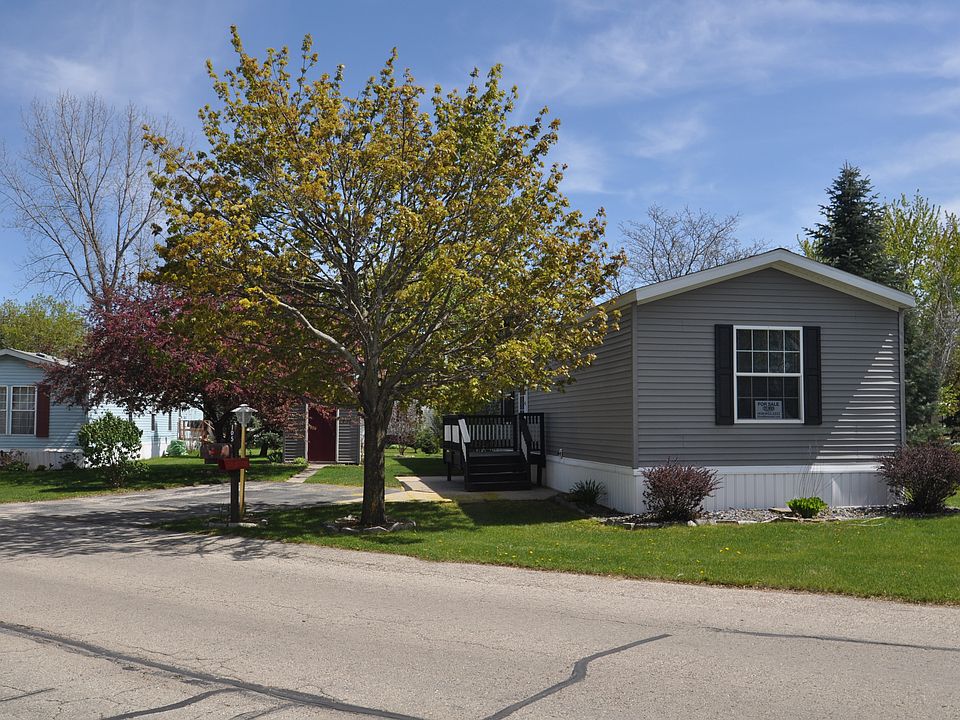 1st image of 105 Twin Lakes Dr