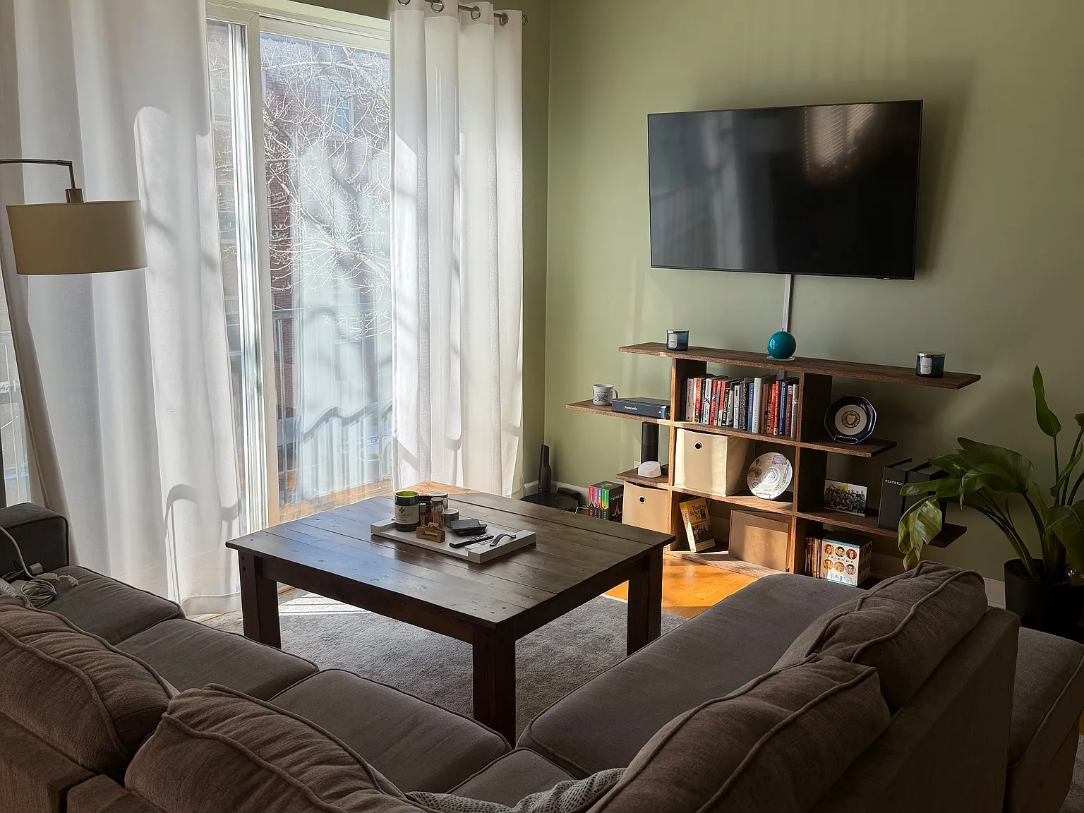 3419 N Wolcott Ave — Photo 2