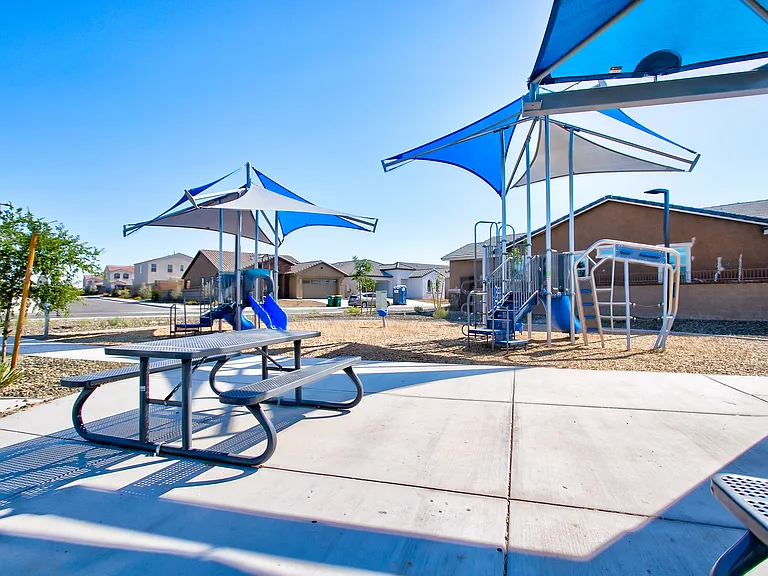12340 W Kaler Dr — Photo 34