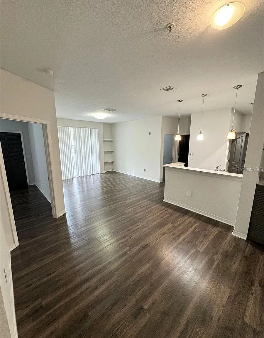 2 bed, 2.0 bath, 1009 sqft, $1,650 — Photo 3