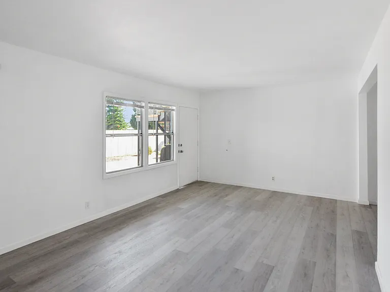 20533 Vanowen St #2 — Photo 6