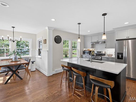 5th image of 520 Sunningwell Dr