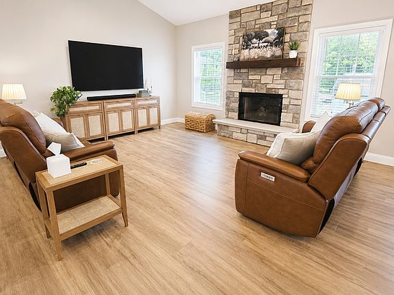 2nd image of 9807 Northridge Cir