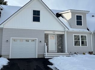 102 Sycamore Ln #102, Kennebunk, ME 04043