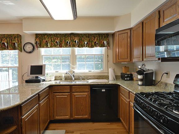 5th image of 11883 Troika Ct