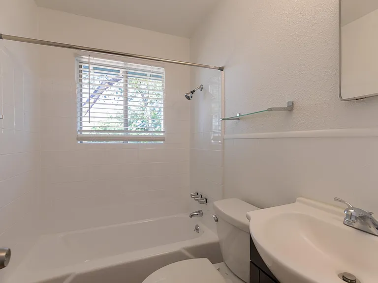 3410 West Ave #B — Photo 6