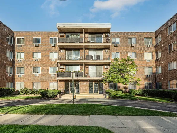 9445 Kenton Ave APT 408, Skokie, IL 60076