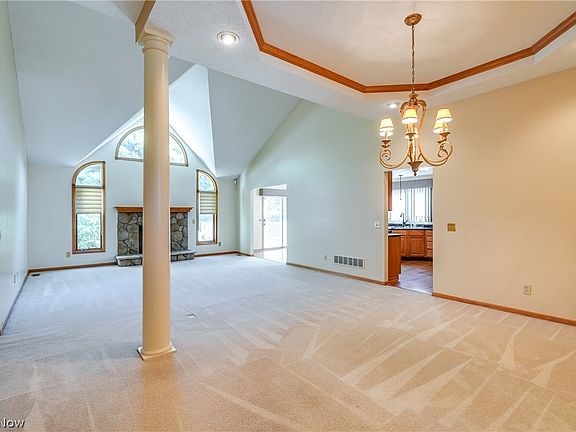 5th image of 357 Green Spruce Dr