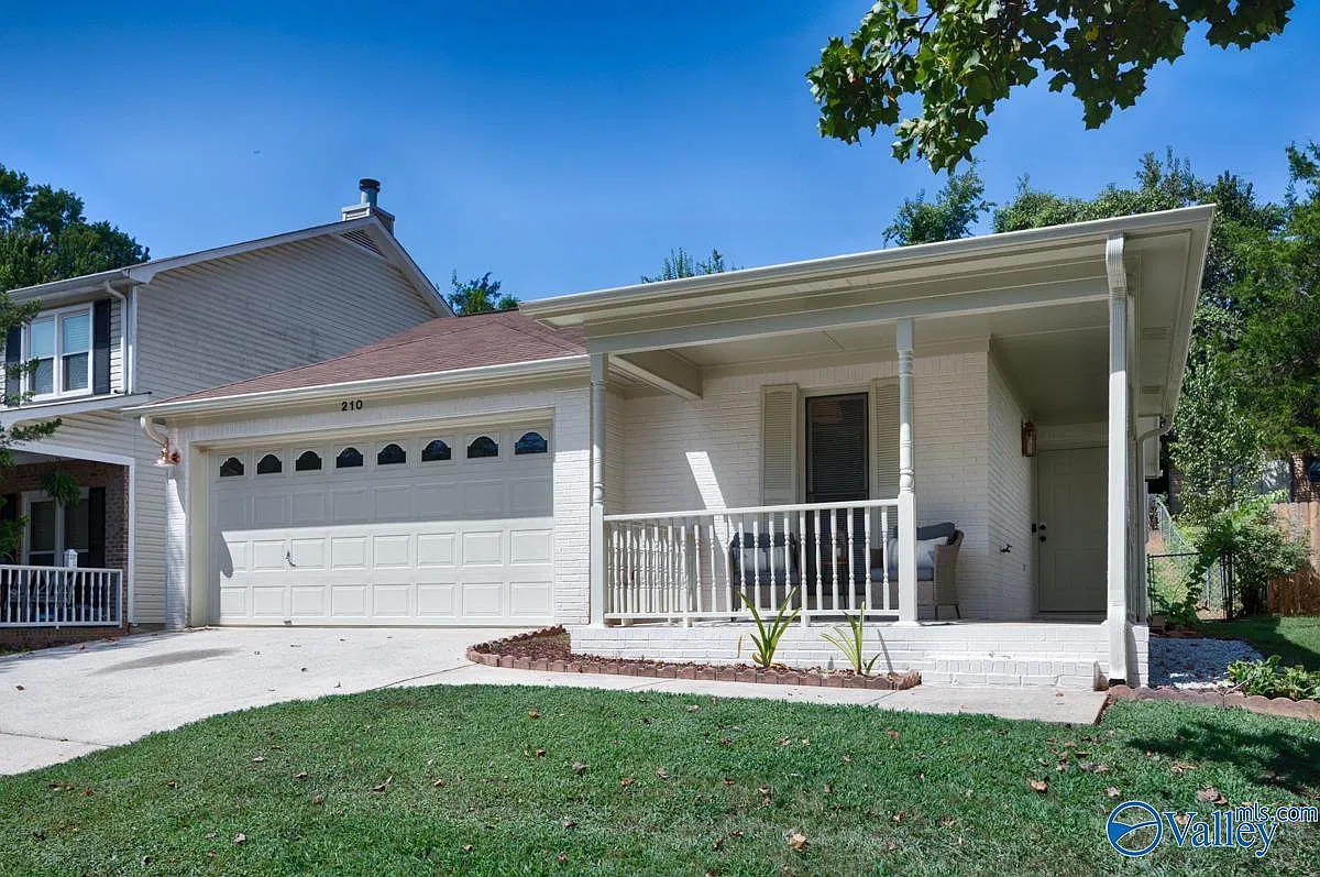 3 bed, 2.0 bath, 1150 sqft, $1,950 — Photo 1