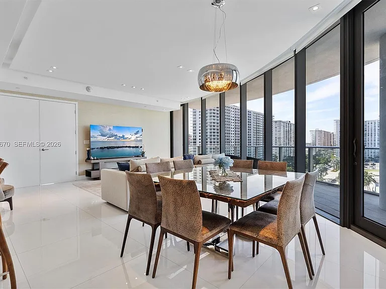 17475 Collins Ave #504 — Photo 4