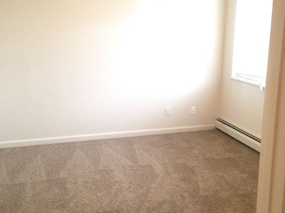 5th image of 233 Gilman Ave APT 202