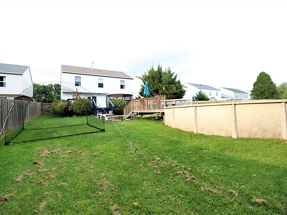 5th image of 349 Oak Village Dr