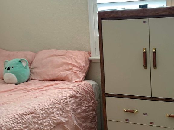 5th image of 681 Bernice Ct