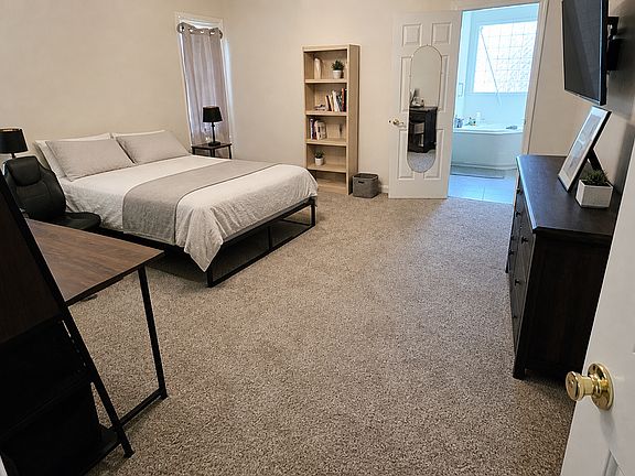 5th image of 2024 E Mackay Dr #1