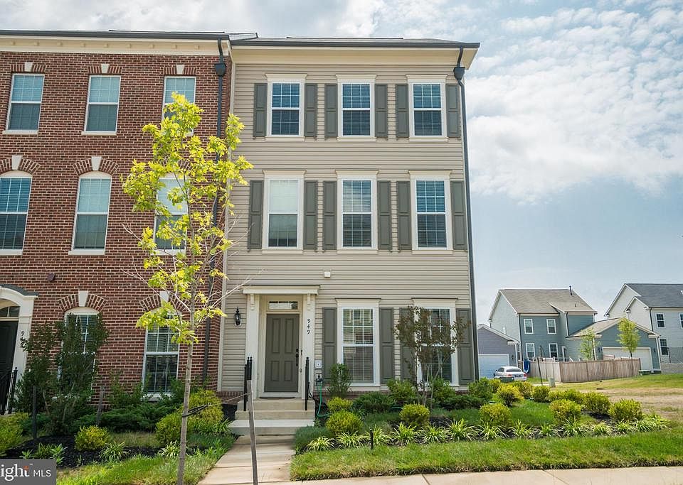Welcome to 949 Basswood Drive!