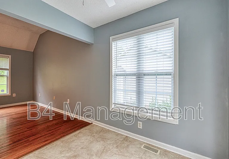 208 Cotton Creek Dr — Photo 14