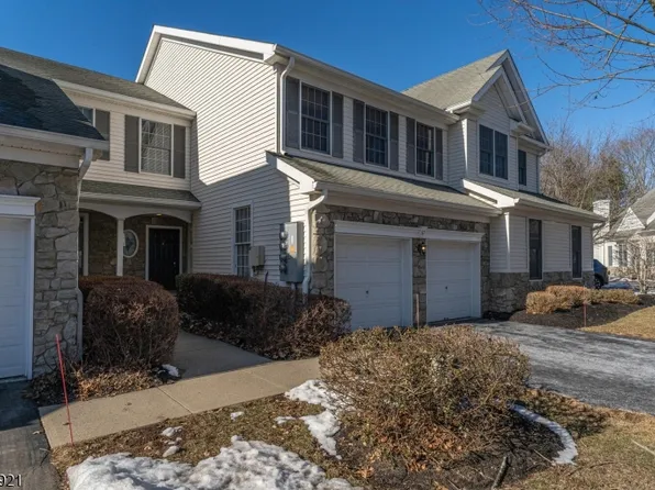 32 Westgate Dr, Clinton Twp., NJ 08801