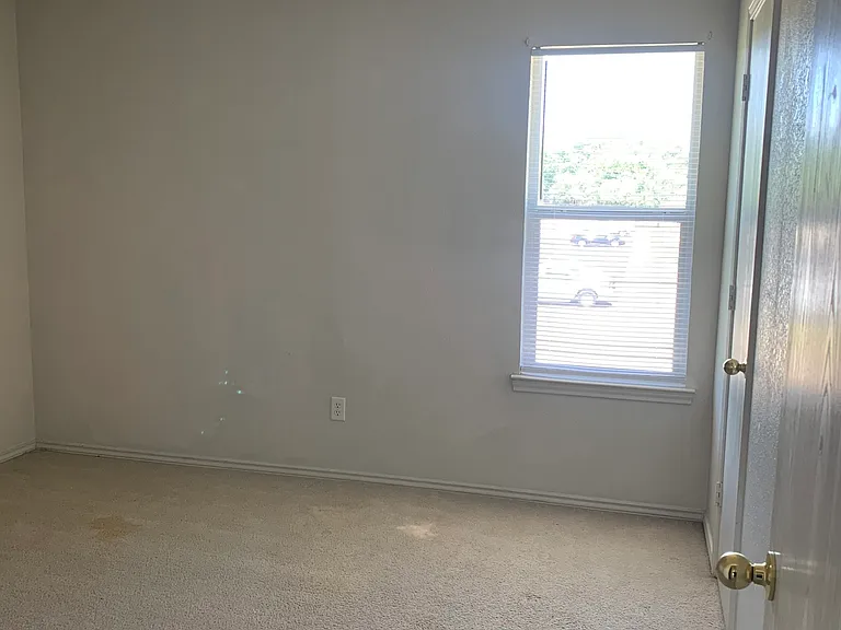 416 Creek St #B — Photo 8
