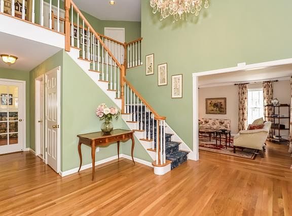 4th image of 1 Round House Ct