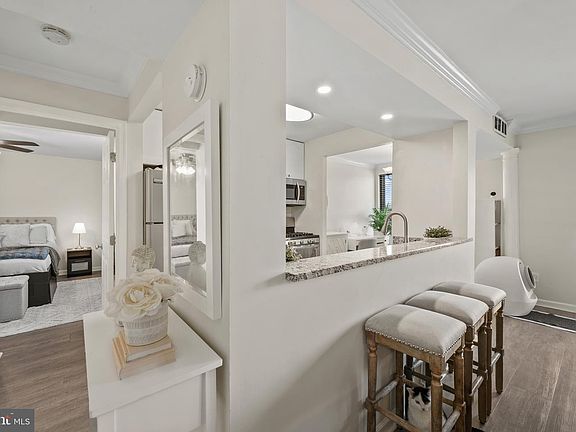 3rd image of 112 Duvall Ln APT 302