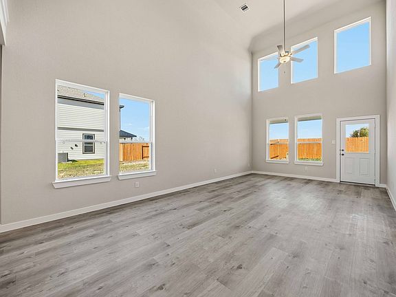 430 Tejas Village Pkwy - Linden - Family Room