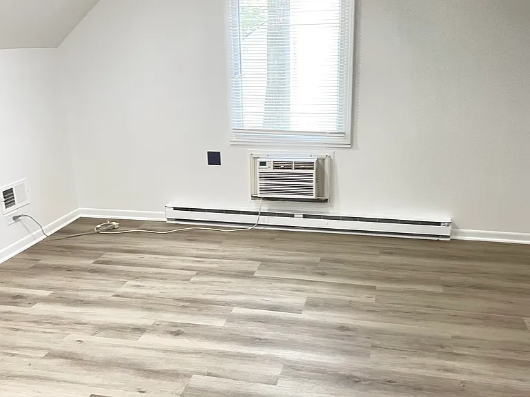 2619 Alexander St — Photo 10