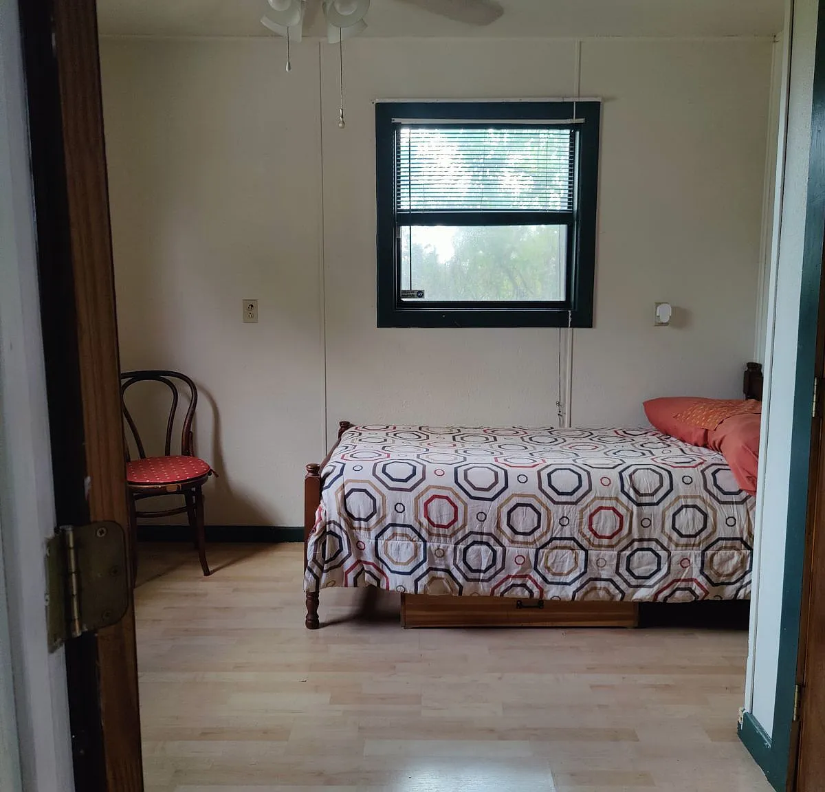 2 bed, 1000 sqft, $1,400 — Photo 3