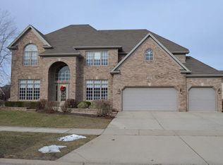 2327 Fescue Rd, Naperville, IL 60564