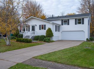 4364 Chisholm Trl, Hamburg, NY 14075