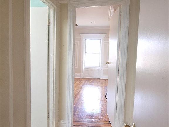 5th image of 683 Putnam Ave APT 3