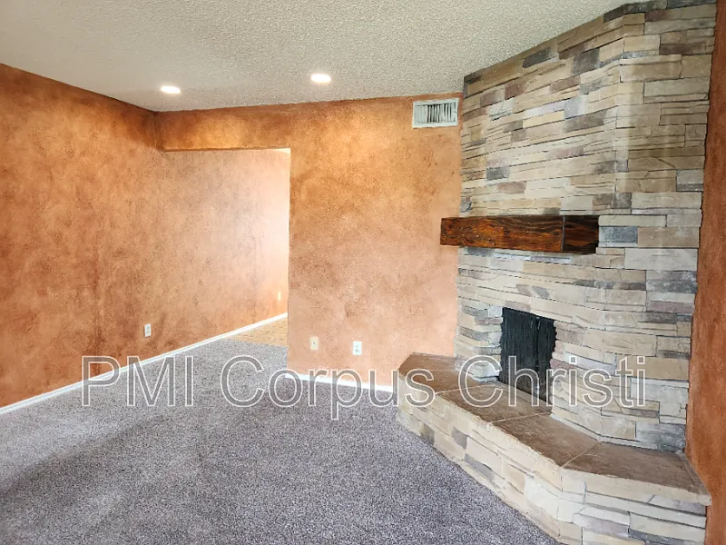 2 bed, 1.5 bath, 982 sqft, $1,200 — Photo 2