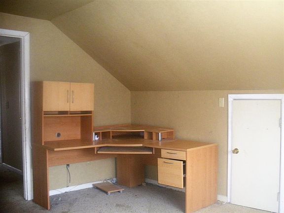 4th image of 30 Woodland Ave